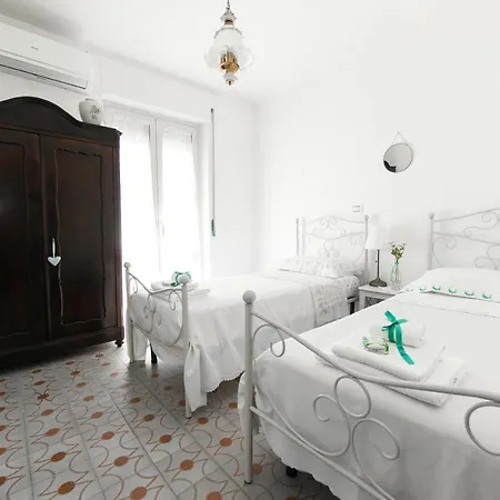 Reginella Al Mare Apartment Policastro Bussentino Exterior photo